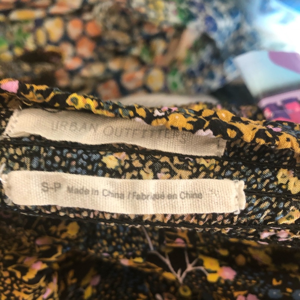Urban Outfitters | Paulina Floral Smocked Romper - Picture 9 of 9